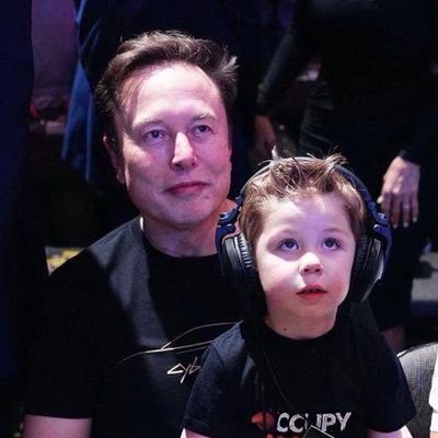 Hello everyone, 👋 I'm kai, son of Elon Musk, CEO of Tesla company, x, and spaceX🚀. I support my Dad.❤️🇺🇸🚀