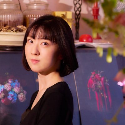 SUZUKI Haruka ◆歌人◆新刊『ところで、愛ってなんですか?』◆歌集『夜にあやまってくれ』、『心がめあて』、『荻窪メリーゴーランド』(木下龍也との共著)◆短歌講師:『31文字のせつなさ』、よみうりカルチャー自由が丘など◆毎日新聞連載中◆「塔」編集委員◆「西瓜」