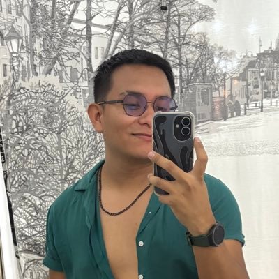 otrohomonormado's profile picture. Siento que ayer fue hace mucho tiempo y que el mañana no existe