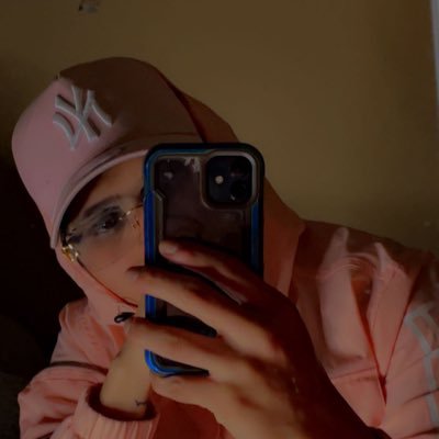 itsurfavboy0's profile picture. Taken by ❤️Ashlie lord ❤️ Waiting for baby boy ❤️🧑‍🍼👶 ( Hispanic singer, reaggeton, trap, rap.) Floridapamundo🌎 https://t.co/ryIr5PU9Pw