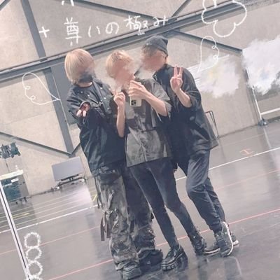 tlEPharuZq34137's profile picture. 絵がうまくなりたい
🍓👑とプロセカが好きです
よろろすおねがいするます