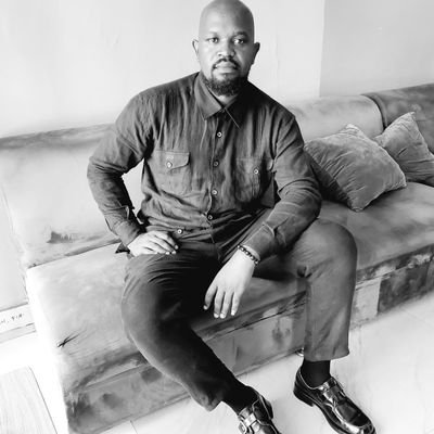 josskabanda1's profile picture. Lire pour grandir, partager pour inspirer.