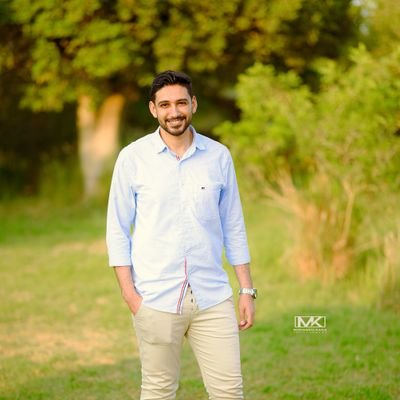 Dentist 😎
8/1❤️🤲🏻
29/1❤️💍
11/8 ♥️🤵👰
Nour❤️