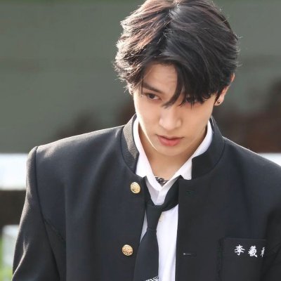 @heeseuign