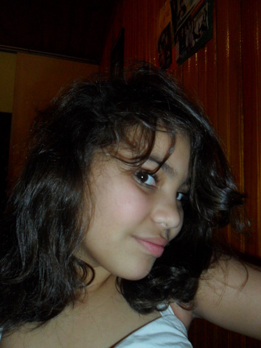 _HelenaMiranda's profile picture. me chamo helena estudo no Guaçu tenho 11 anos tenho 2 irmãos moro com meus pais e com minha vó;