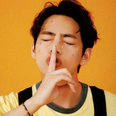 prettysmileey's profile picture. ⪩ ⪨ ࣪ ׅ 🥣 ࣪ ׅ ？tiny paws with tiny fingies, crooked teef sweet smile taehyung feeling so pretti ꒰ㅅ´ ˘ ꒱ ♡