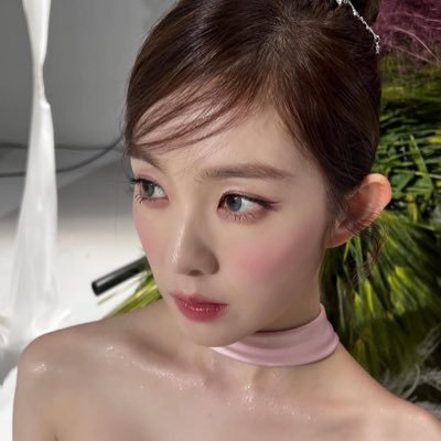 chaereeh115's profile picture. #지구가내일멸망해도한그루의채형원을심겠다