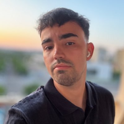 Me gusta grabar, editar y aprender. Estudio para ser profe.