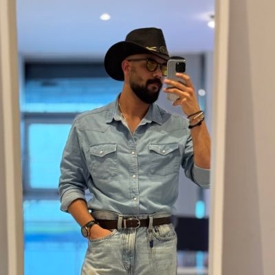 soharshofhim's profile picture. Aesthete | old soul | @Inter 💙🖤 LSE’25 @lsepublicpolicy