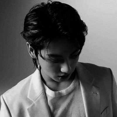 EllaTh9412686's profile picture. 