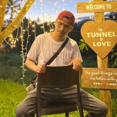 Currently taking BS IT | ♒⬆️⬇️ twink | 5'8 | My safe/rant space | Posting random stuff | Let's play ML