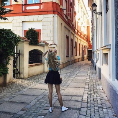 🌍 Chasing horizons one step at a time
✈️ Always ready for the next adventure
🧳 Exploring the world, one country at a time
