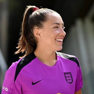 Thoughts • photos • edits on all things football⚽️ #MUWFC / #MUFC • Never too serious🤭 • MLT4🌹Hini 🇯🇵 Missing Ona Batlle❤️🩹