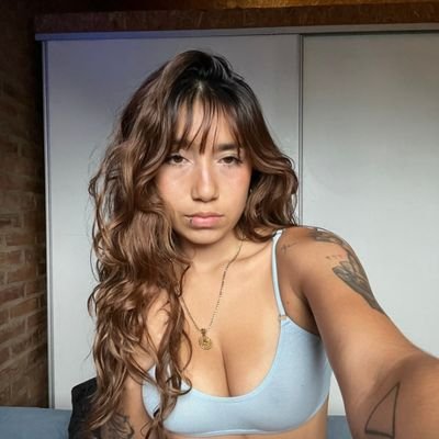 Tattoo artist 🖤 Muay Thai fighter 🥊
21 | sweet face, heavy kicks 😇
(I only send to Followers)