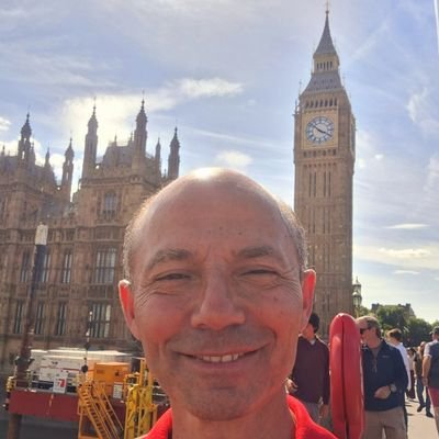 Mi vida ha sido como una película : Homeless en Nueva York por 7 días, perdido en Marrakech, Marruecos, Africa, caótico vuelo Moscú-Berlin.
CARPE DIEM