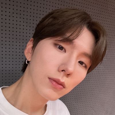 b57600541's profile picture. 몬스타엑스를 언제나 사랑해 
몬베베들이랑 트친하면서 친하게 지내고 싶어요 
언제든지 환영해요