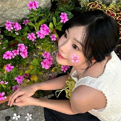 ikram_noor_'s profile picture. إغرسوآ في القلوب أثراً طيبـاً يبقـىٰ للأبد🥀🩷