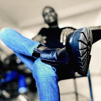 western 🧬🩸🇺🇬 🦍🦌
mitooma's finest ✌.
founder of peak hunter's 🇺🇬.
Man united fan.
inspired to live & tour 🏗..