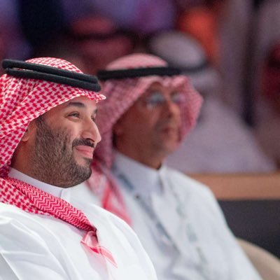 يتأبعون مسيرتي بتقليد نكيٰ فٓ هذا يكفينيٓ .. أكتب م اشعر بهّ فقط ، وأقتبس م يمسٰ م اشعر. سبحان الله وبحمده سبحان الله العظيم...