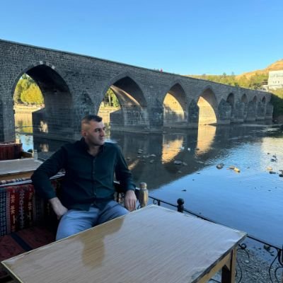 Doğrusu ne olduğumu hiç düşünmedim. Ben Konstantin Levin'im, başka bir şey değil.