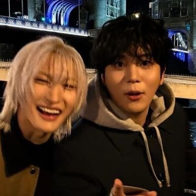 ElfSimply's profile picture. one day, I will be able to think of a creative bio