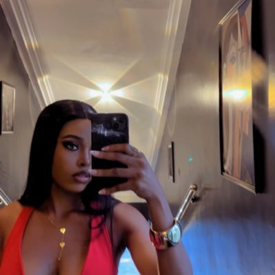 coco_melonss's profile picture. Accountant | Modern woman with timeless values. | Inspiring progress with poise. Perfume & skincare enthusiast🌿 | Living with gratitude and grace ✨