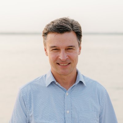 Husband. Father. Christian. Surfer. Retired business leader. Data Analytics Digital AI Blockchain Bitcoin.