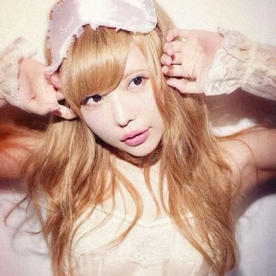 abtniell's profile picture. what’s the point if i’m your extra