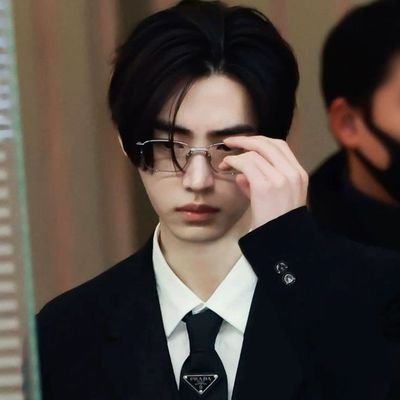 ➼ voni ᎒ mildangz & sungwon ᎒ @_jaenhafics for other aus — unfinished aus on wattpad @voniifics ! will write again ✦ .⎓ ؍؍