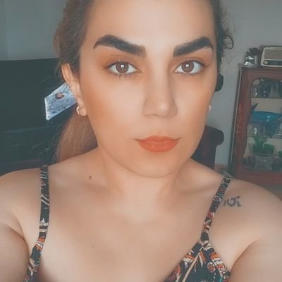 Saraadavoodi's profile picture. به بوسه های تو در خواب احتمالیِ من