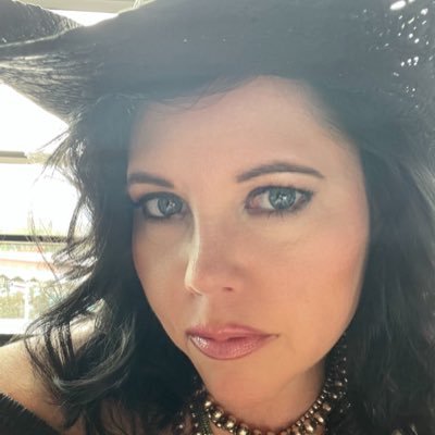 Albertan sovereignist adding *sparkle* to patients' lives. Entrepreneur.