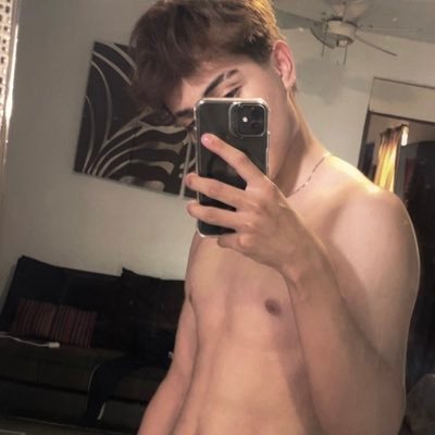 18 Añitos🐥1,74 🇲🇽Quieres verme completo?Dm al telegram😇link abajo⬇️🔥