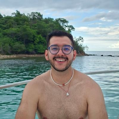 Soy un montón de cosas santas, mezcladas con cosas humanas, como te explico... cosas mundanas.