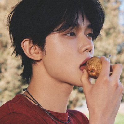 Lubsusp's profile picture. Evermore 
.. | #