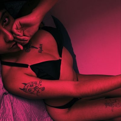 Puta Poeta 💋| Me gusta escribir poemas con mi cuerpo| Escríbeme por Telegram 👉🏾 https://t.co/GKyftDPRHa