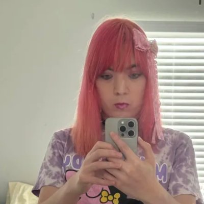 22 trans she/her they/them , just your cool fun local scene girl , im just a tech person love , i like to game and do vr/xr/ar dev stuff and adore anything pink