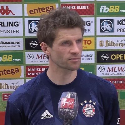 لا يهمني الزمان ولو دارت نوائبه، فإنّ رأسي لن يحني ولو دار بي الزمن ولنا في الاتحاد والبايرن حياة