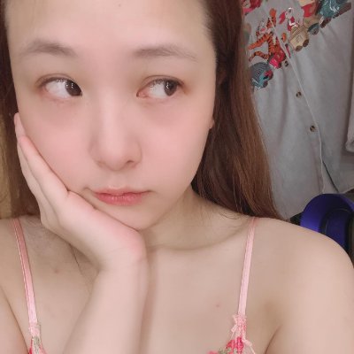 擁有三隻貓的媽咪
懶得經營,想到才發
有點色、有點ㄎㄧㄤ
聊得順就繼續,不順我就已讀🙂
禁問問哥|禁未成年|禁免費仔♡