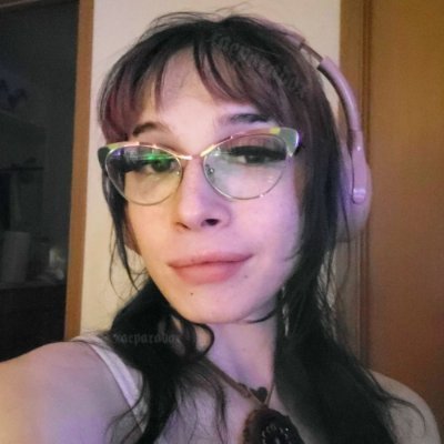 xaeparadox's profile picture. mdni 18+ poly lesbian 
✧ ethereal mossy forest nymph 🌷🌲 ✧
23 ♋️ ♍️ ♐️ dms open to moots