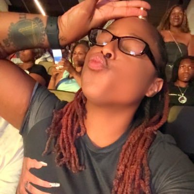 1st responder 🚨Your favorites, favorite. •💙• new page, lost the old one •🤦🏽♀️•#Chiefskingdom • Steph Curry’s bestie•♎️
