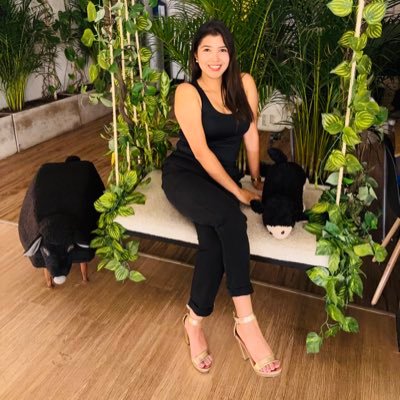 RealpeJenifer's profile picture.