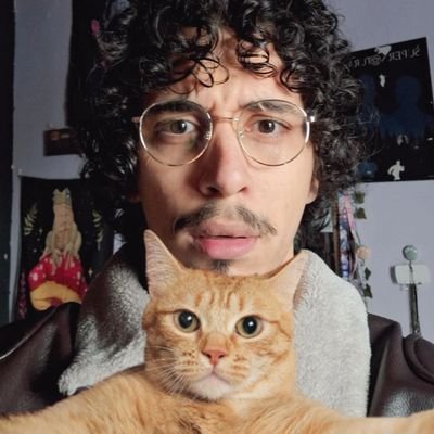 • 25 anos
• Fundo do poço do entretenimento
• Crio conteúdo ruim
• Tiktoker e Youtuber