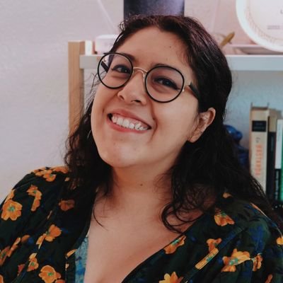 Soy mi propia planta.
Le tomo foto a todo, bebo y preparo café, sobrepienso las cosas. 💚🐊
Joven e Impetuosa Padawan.