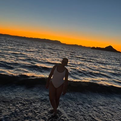 Valealvz23's profile picture. 