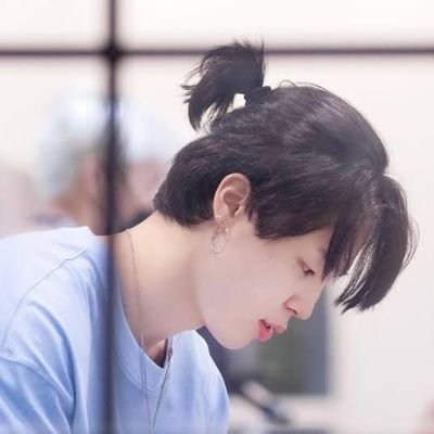 ...JiMiN fOrEvEr WiTh YoU... 
  :)