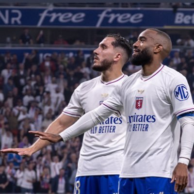 Azoty__'s profile picture. 🦁