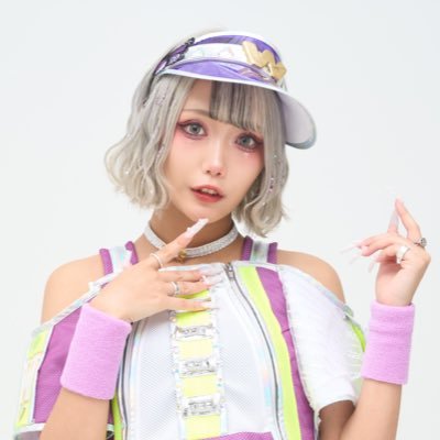 にっぽんワチャチャ / @nippon_wachacha / 右耳にデカい穴 / 世界一優しいギャル / プロデュースブランド → 『LICTION STORY』https://t.co/bzqrrGVqDX #にっぽんワチャチャ #渡辺Lili #おりり