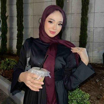 8yxil1's profile picture. ✨الأيام تهدمني وأمي على سجادتها تبنيني✨