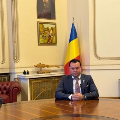 Senator circumscripția nr.7 Botoșani Owner & Founder HIDROPLASTO Prim-Vicepresedinte AUR Botoșani