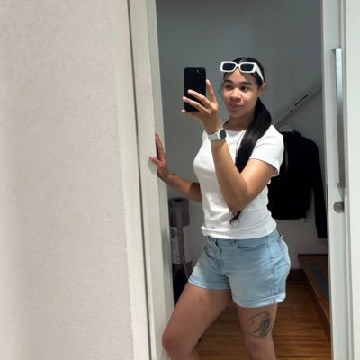 RaeSalsa's profile picture. stay away✋🏾